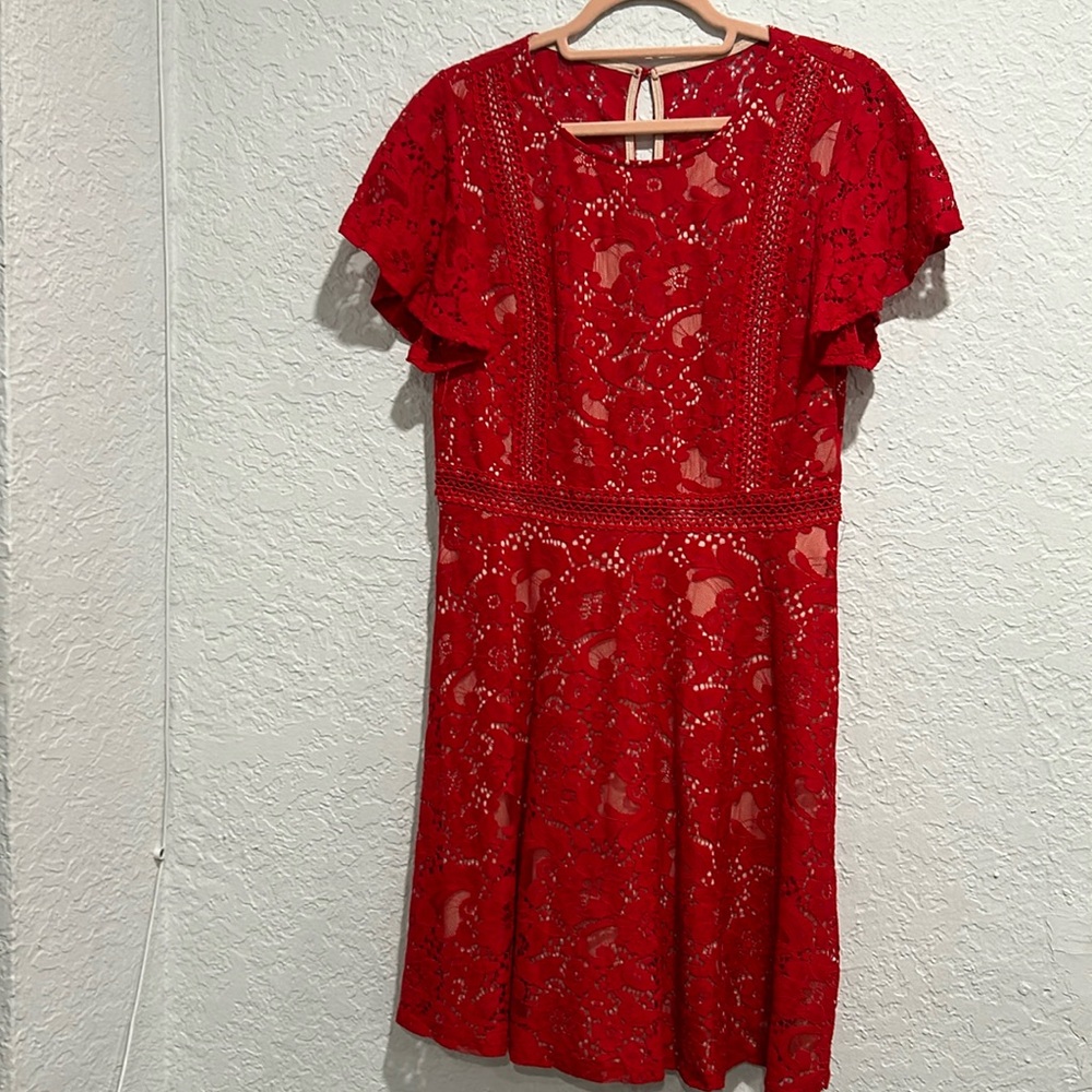 Red dress lulus beautiful used but like new size LG
